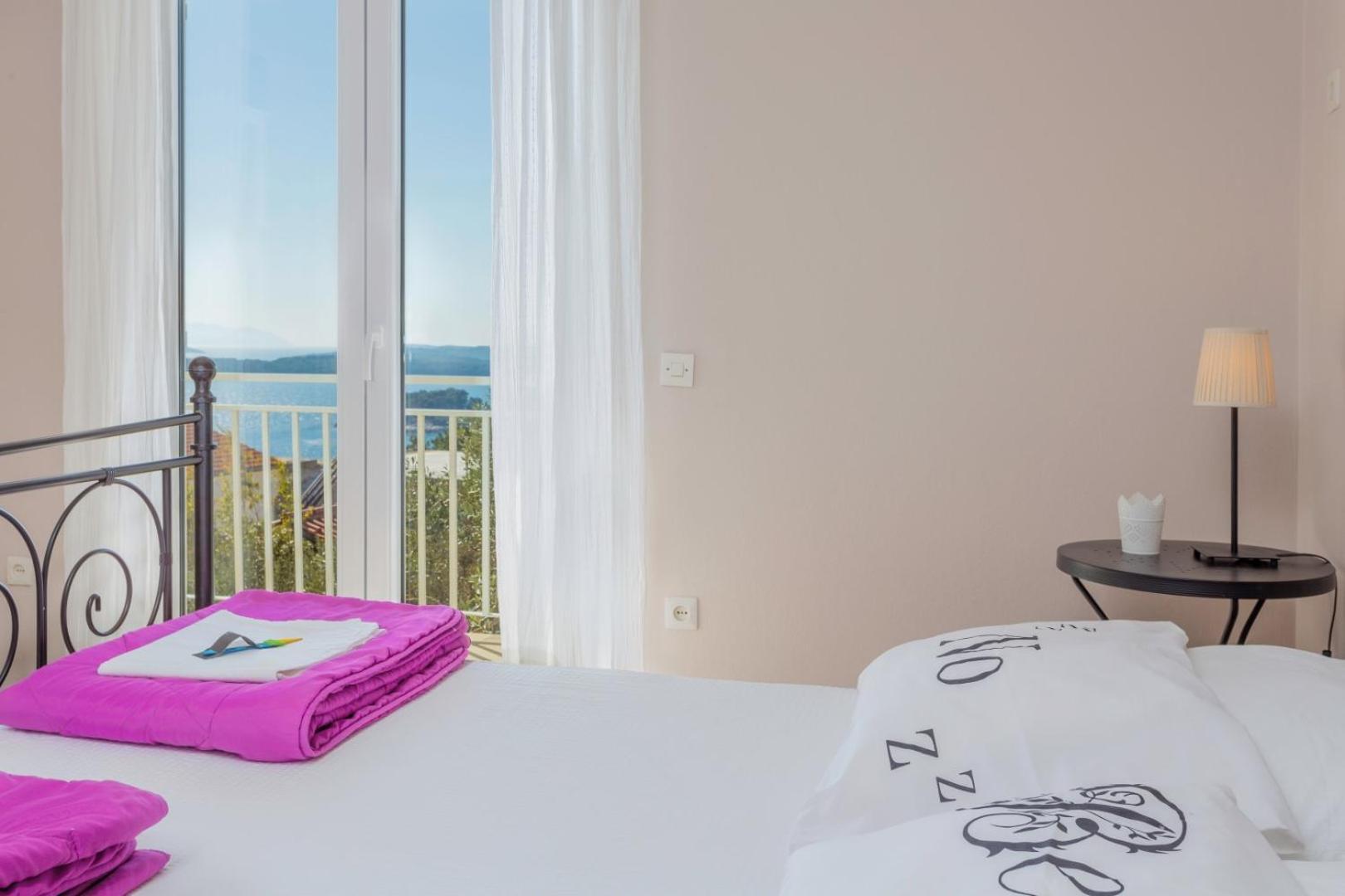 Peaceful Apartment With Beautiful View Хвар Екстер'єр фото