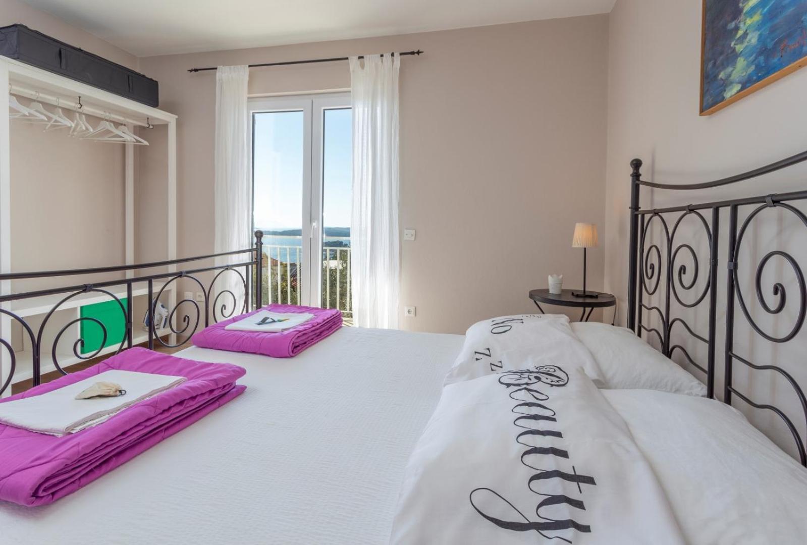 Peaceful Apartment With Beautiful View Хвар Екстер'єр фото