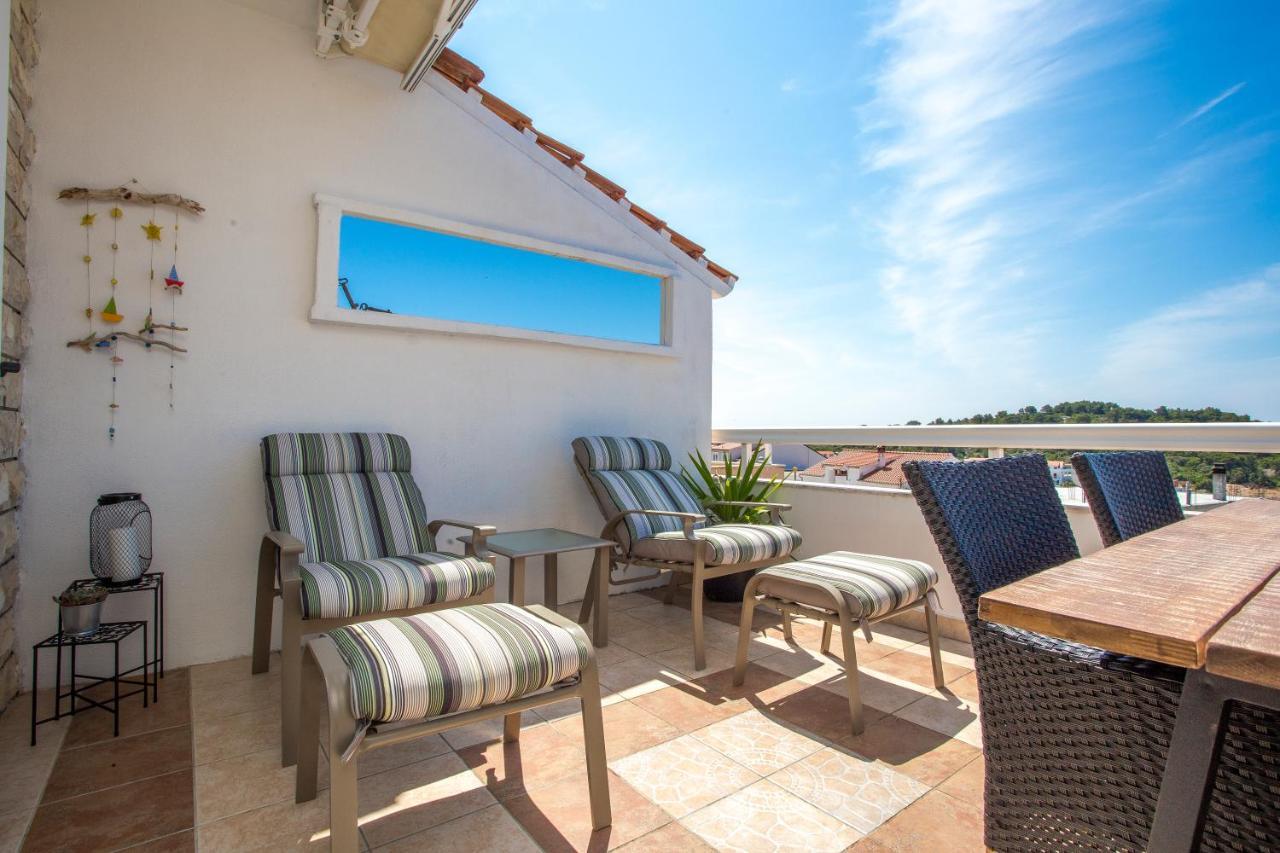 Peaceful Apartment With Beautiful View Хвар Екстер'єр фото